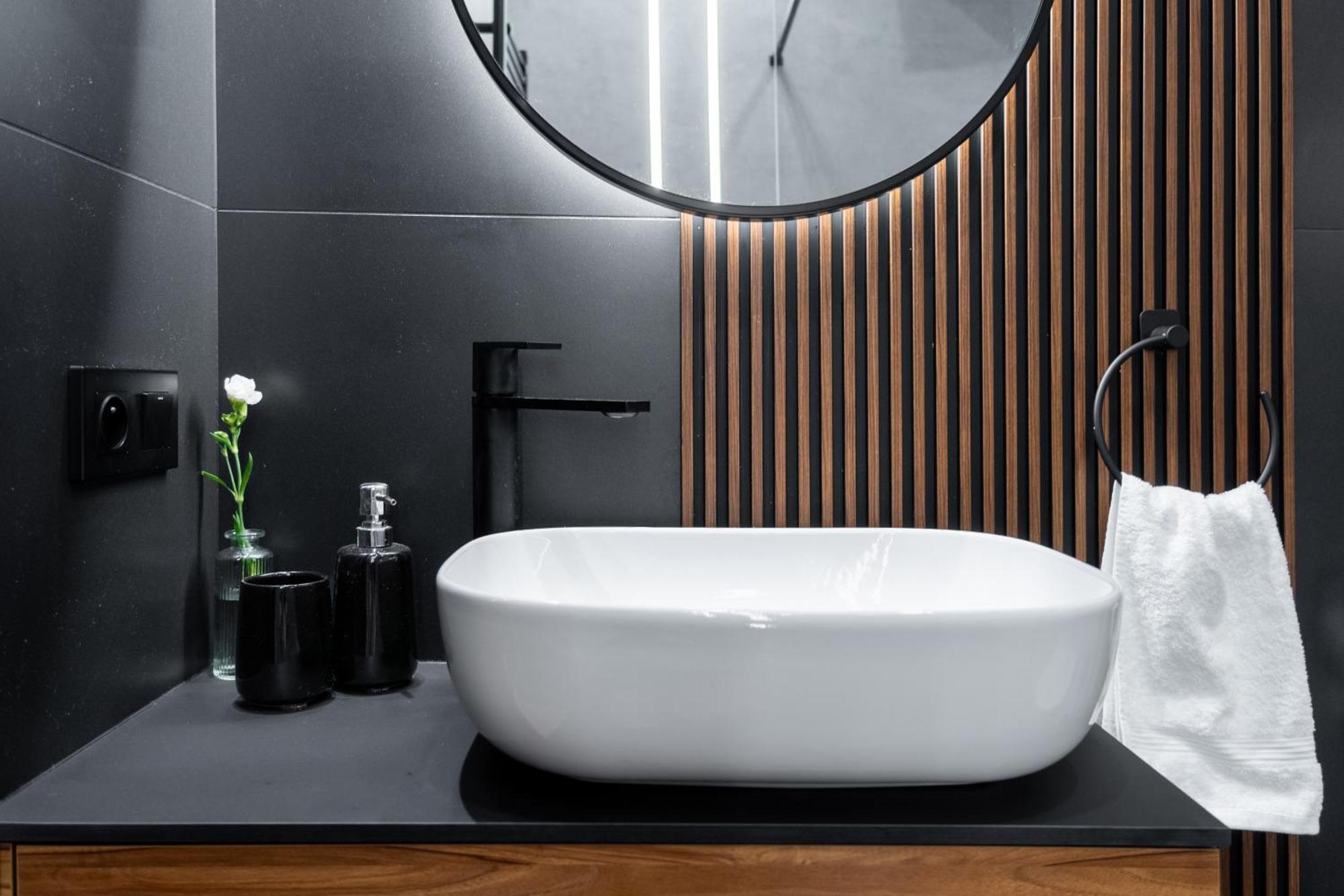 Charm & Comfort Renovated Gem In Old Town Sarego Apt B Краков Экстерьер фото